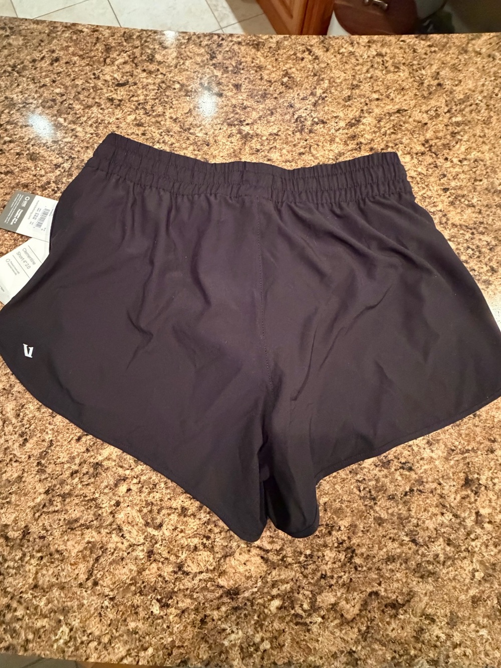 Vuori clementine shorts 2.0 - Picture 2 of 6